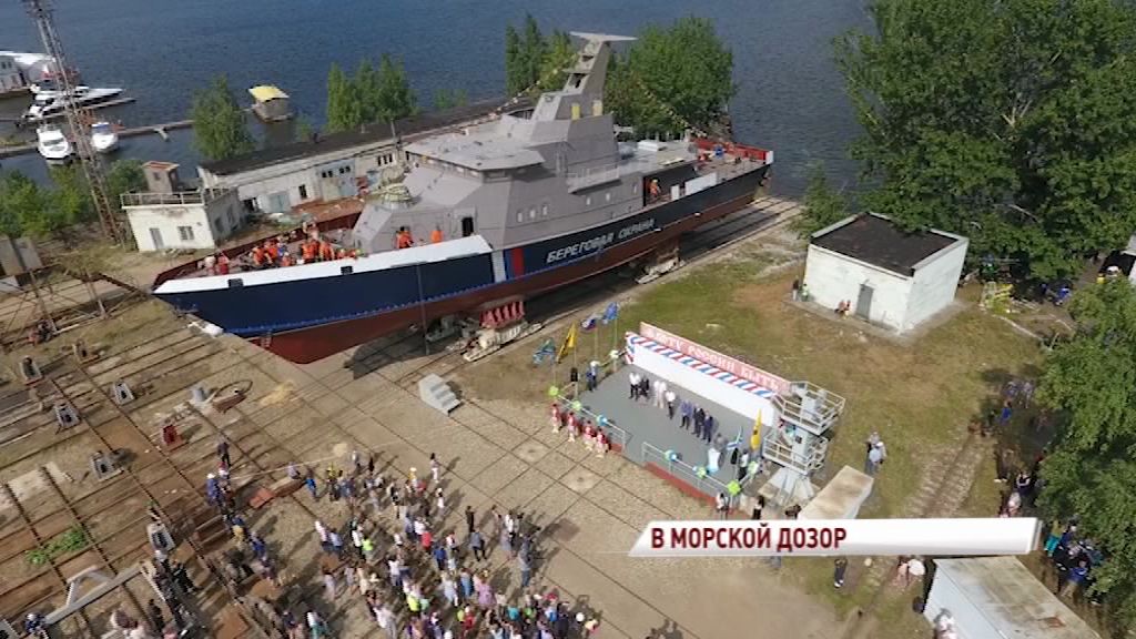 В Ярославле на воду спустили новый военный катер, опережающий аналоги