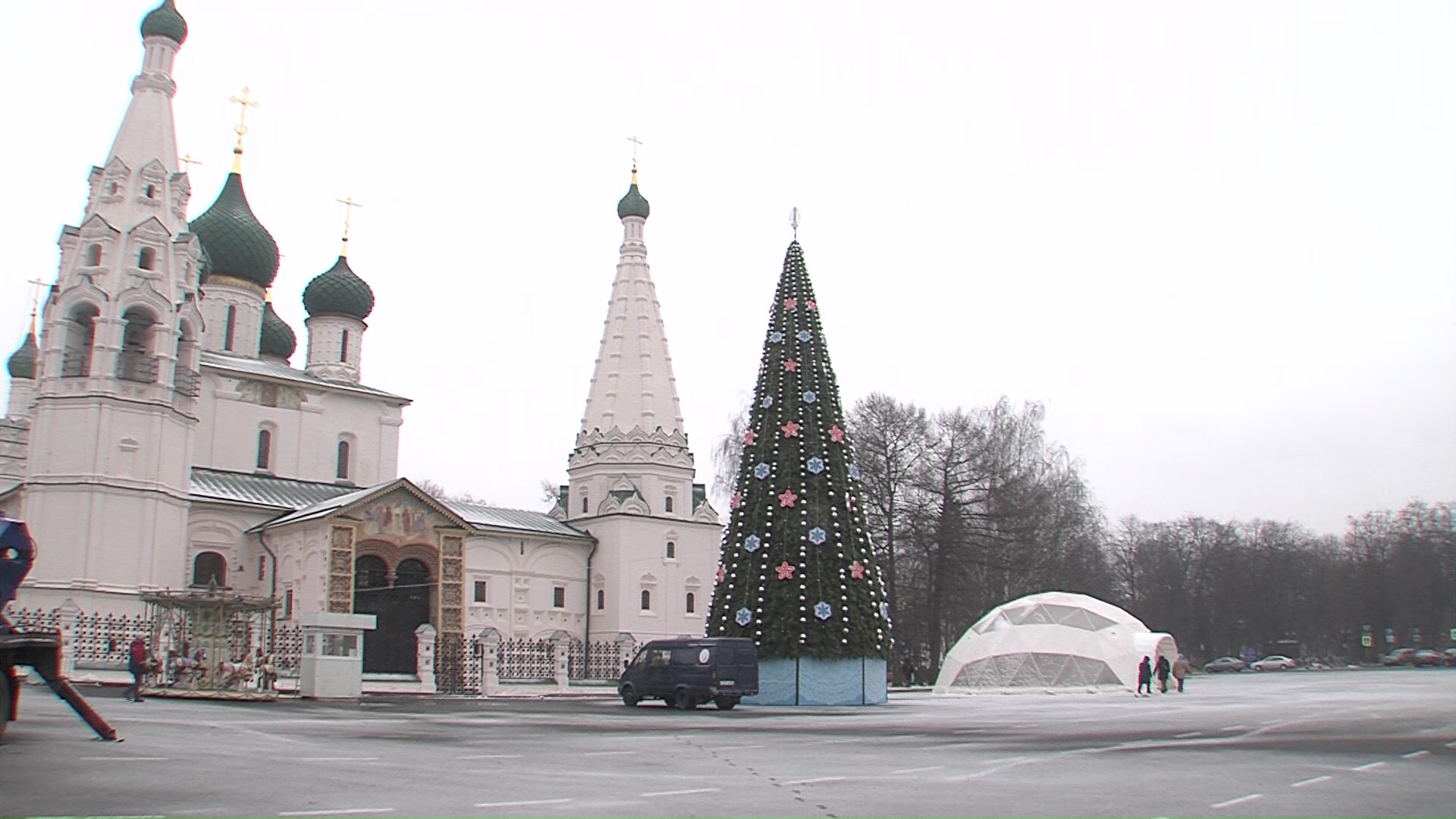 Главный каток Ярославской области готовится к открытию