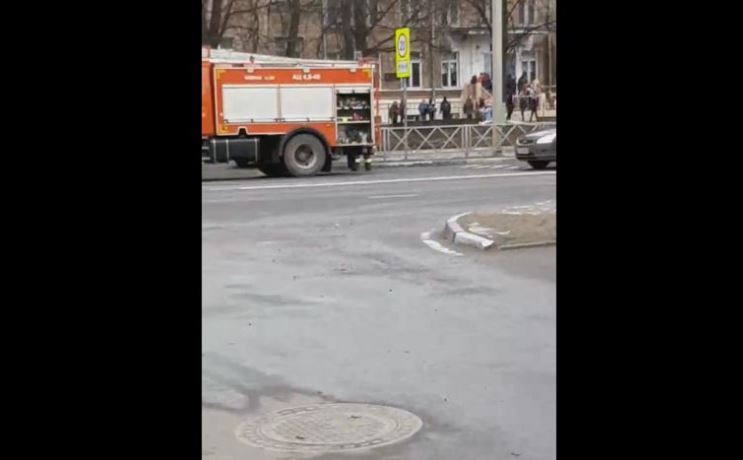 В Ярославле эвакуировали учеников школы из-за дыма