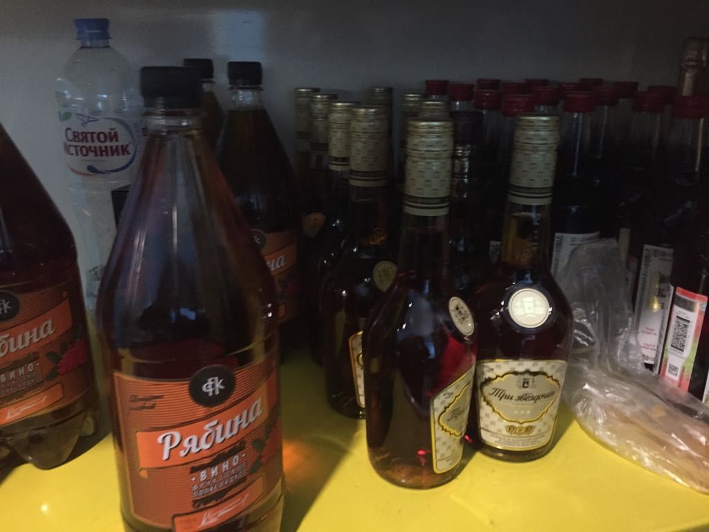 Перед Новым годом магазины, аптеки и кафе проверяют на наличие контрафактного алкоголя