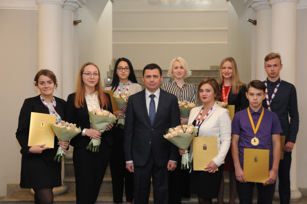 Дмитрий Миронов вручил награды ярославским призерам конкурсов WorldSkills