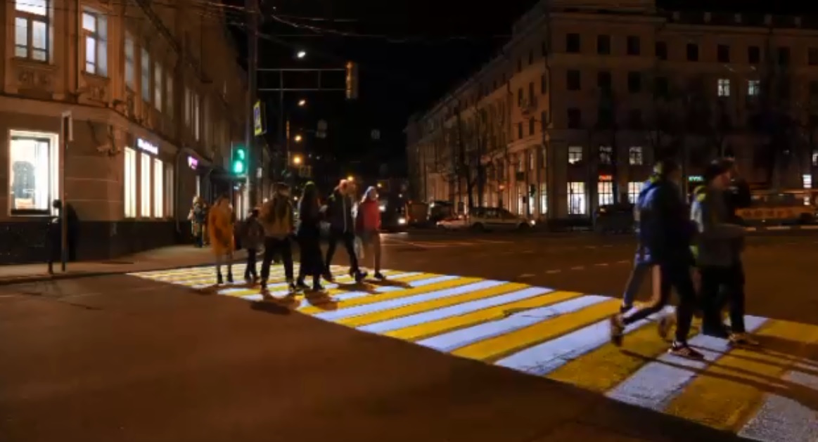 Первая проекционная «зебра» появилась в центре Ярославля