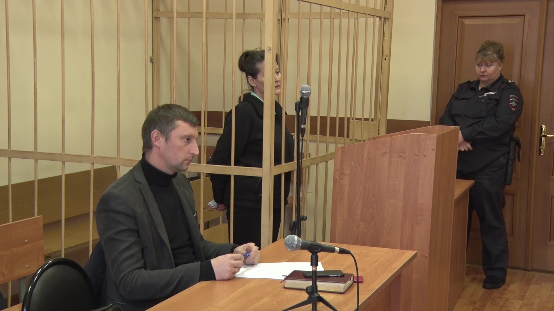 В Ярославле пенсионерка обманывала людей на крупные суммы, находясь под следствием