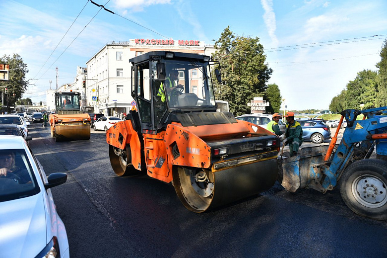 Чтобы не мешать движению: асфальтировать улицу Республиканскую будут ночью