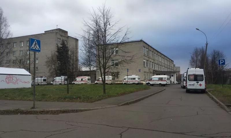 Департамент здравоохранения Ярославской области прокомментировал очереди из скорых у больницы в Рыбинске
