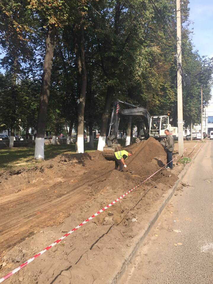 В центре Ярославля от сквера «отрезали» кусок под парковку