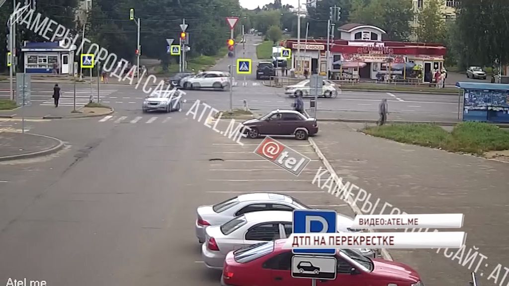 В Рыбинске столкнулись два автомобиля