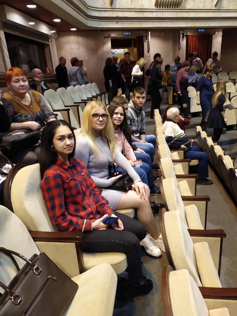 Сотрудники следственного управления организовали для воспитанников подшефного детского дома посещение спектакля