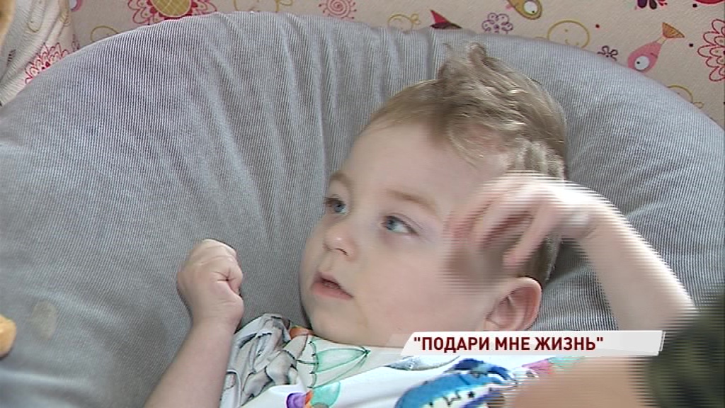 Маленький Юра хочет научиться сидеть и ходить: как ему помочь