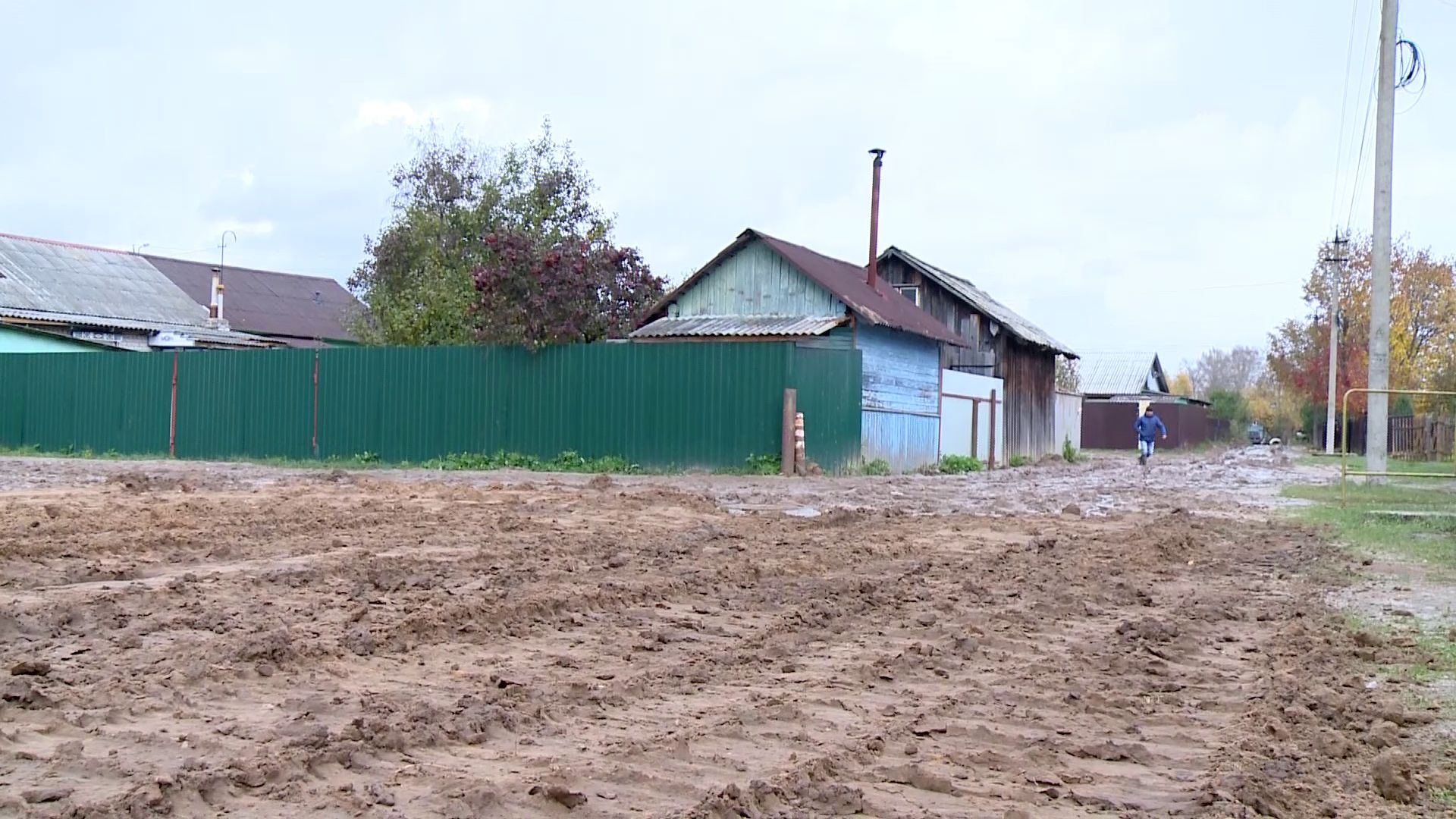 Жителям Красного Бора сделают дорогу, но позже