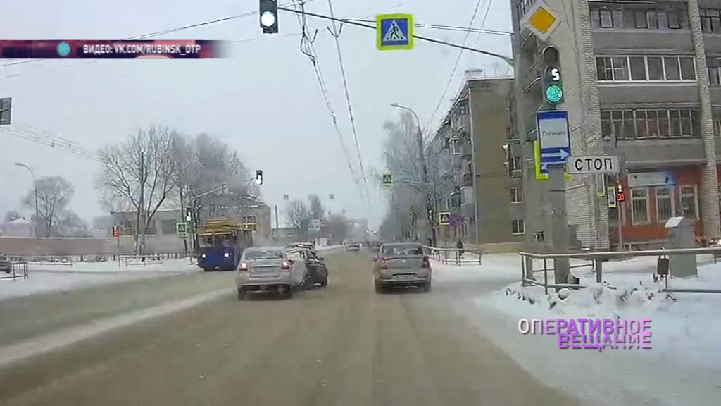 Не успел затормозить: в Рыбинске столкнулись два автомобиля
