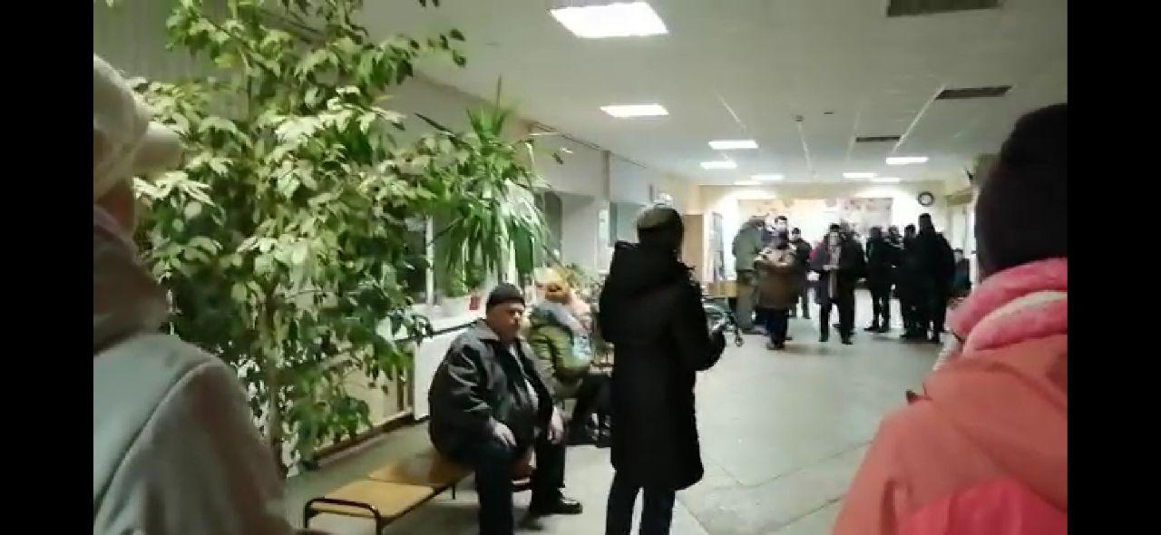 Жильцам дома, где взорвался газ, пока не разрешают вернуться в свои квартиры из соображений безопасности