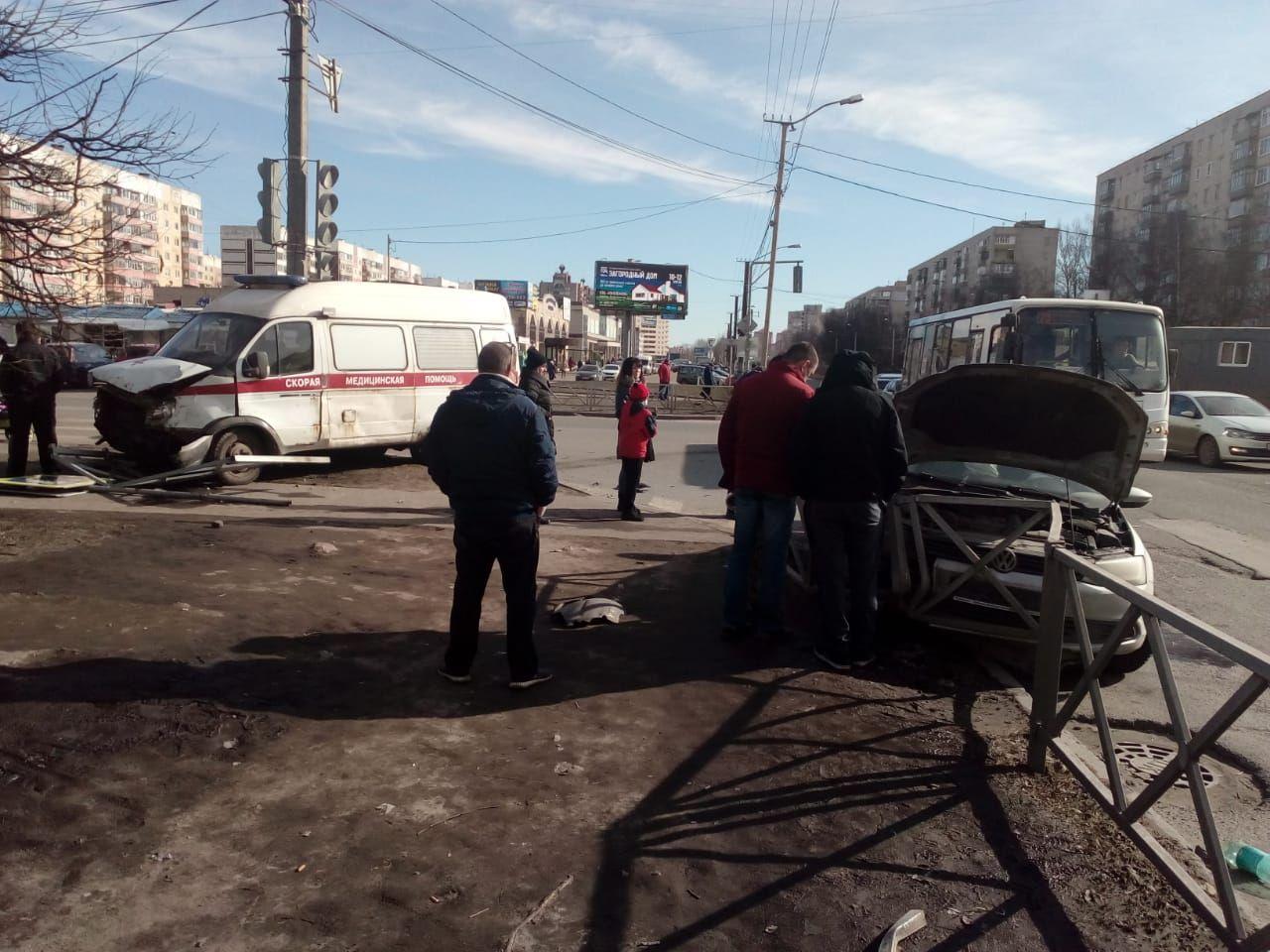 В Ярославле в ДТП попала скорая помощь с пациентом в коме