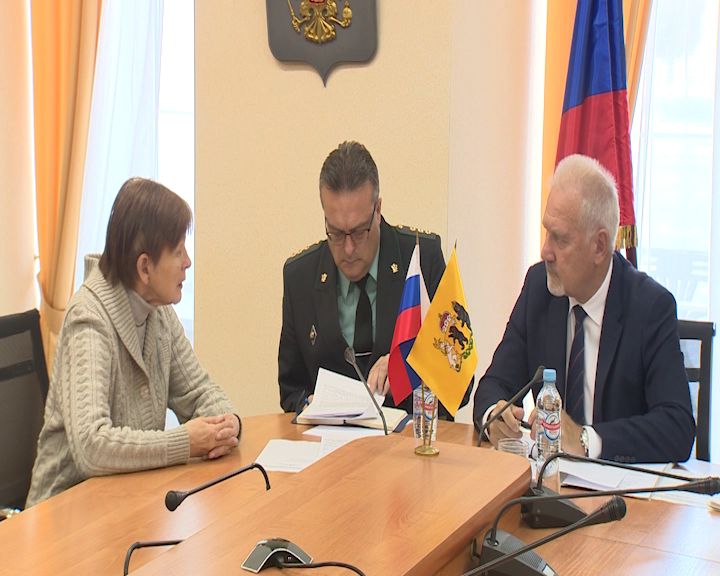 В Ярославле провели прием три омбудсмена и главный пристав региона