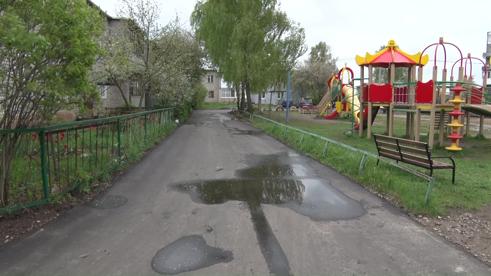 В поселке Заволжье отремонтировали двор в рамках проекта «Решаем вместе!»