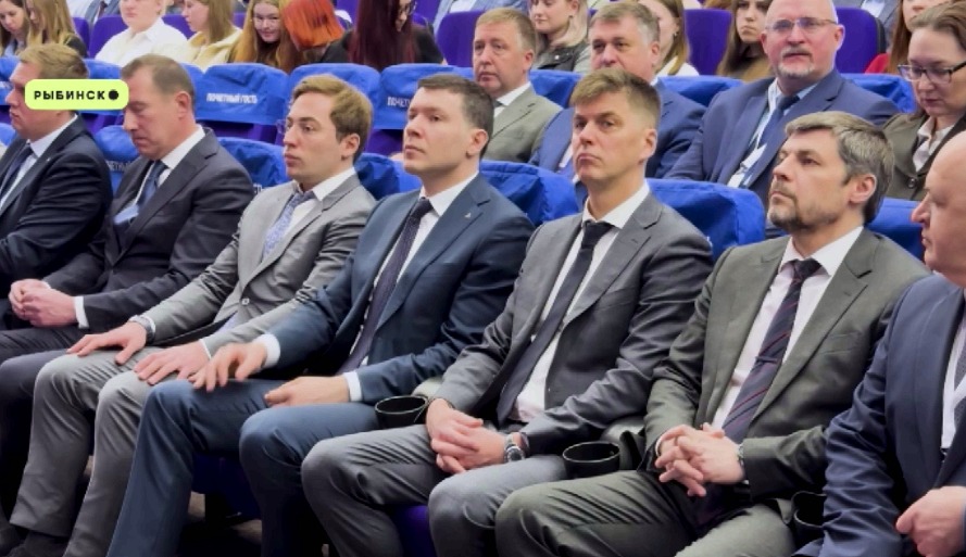 Министр промышленности и торговли РФ и зампред правительства Ярославской области открыли в Рыбинске демодень ИЦК «Двигателестроение»