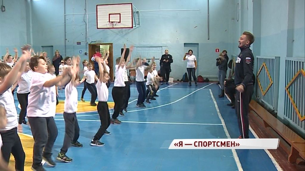 Ученики ярославской школы провели разминку с призером первенств мира рапиристом Ильей Дегтяревым