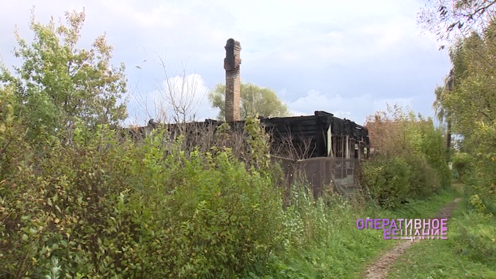 Пожарные четыре часа тушили частный дом в селе Устье Ярославского района