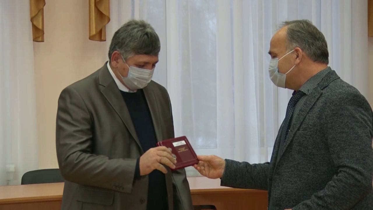 В регионе отличившимся семьям вручали Медали за верность родительскому долгу