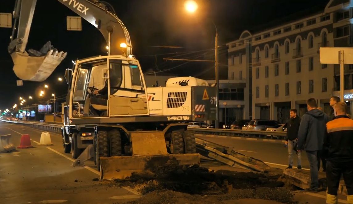 В Ярославле закончили ремонтировать провал в асфальте на Московском проспекте