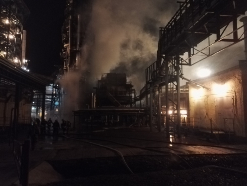 Пожар на ярославском НПЗ потушили менее чем за два часа