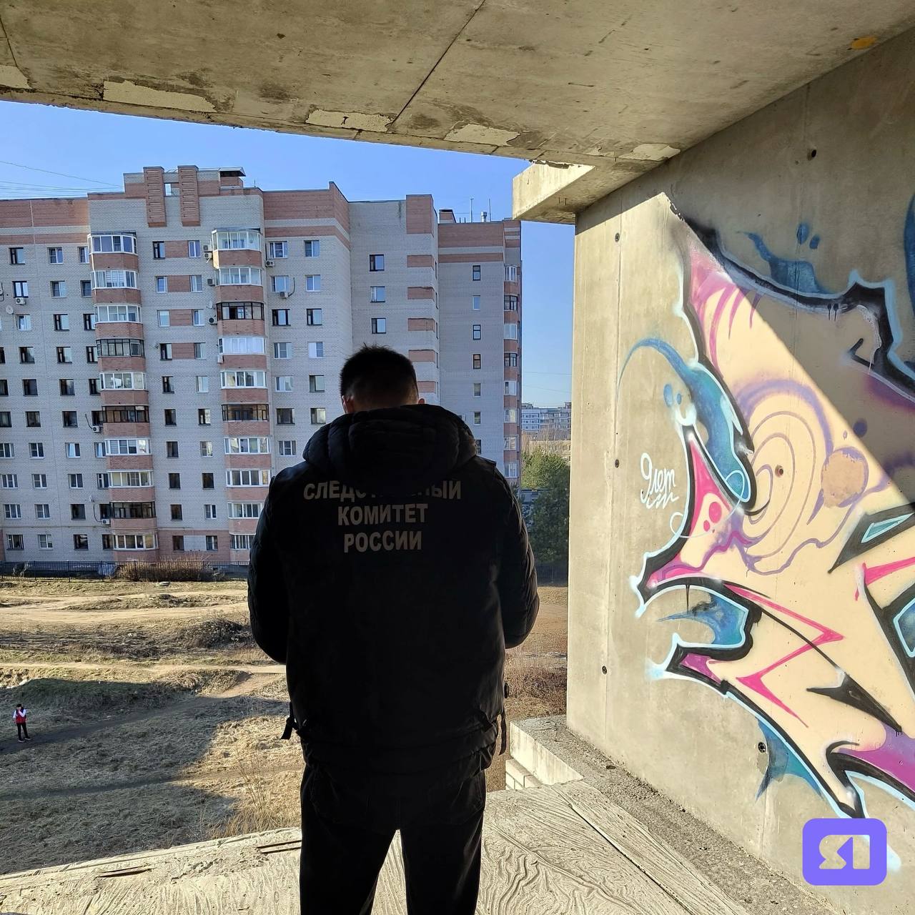 В Ярославле 15-летняя девочка сорвалась с заброшенного здания