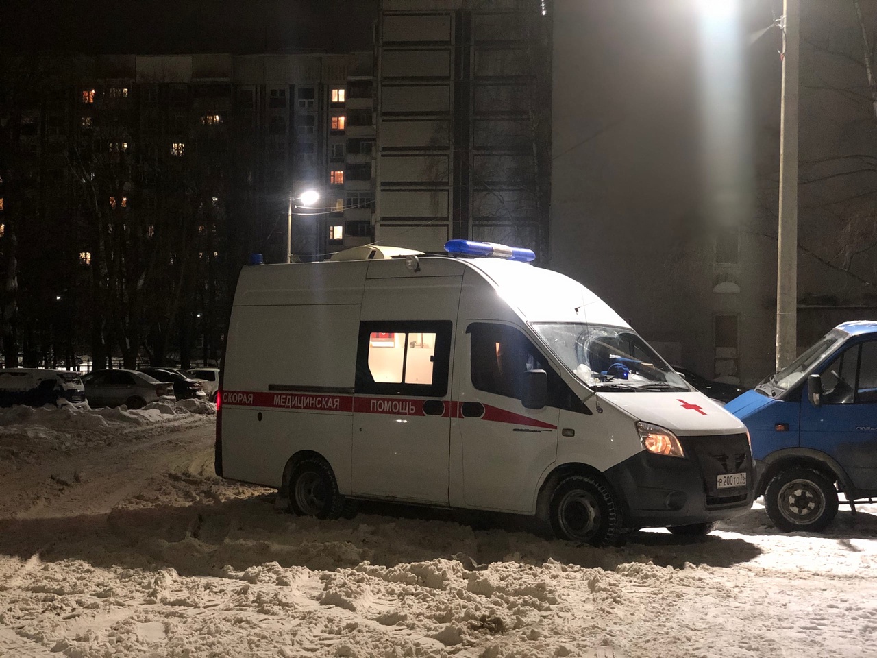 Стало известно о состоянии девочек, на которых с крыши рухнул лед в Ярославле
