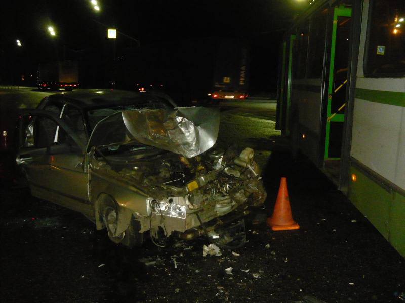 «Десятка» протаранила автобус: пострадали пять человек