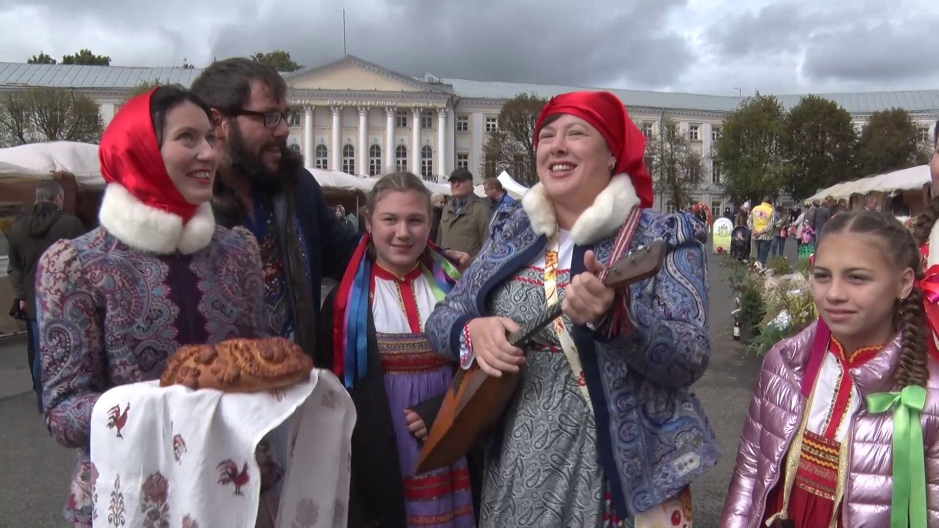 Настоящий праздник урожая развернулся на Советской площади