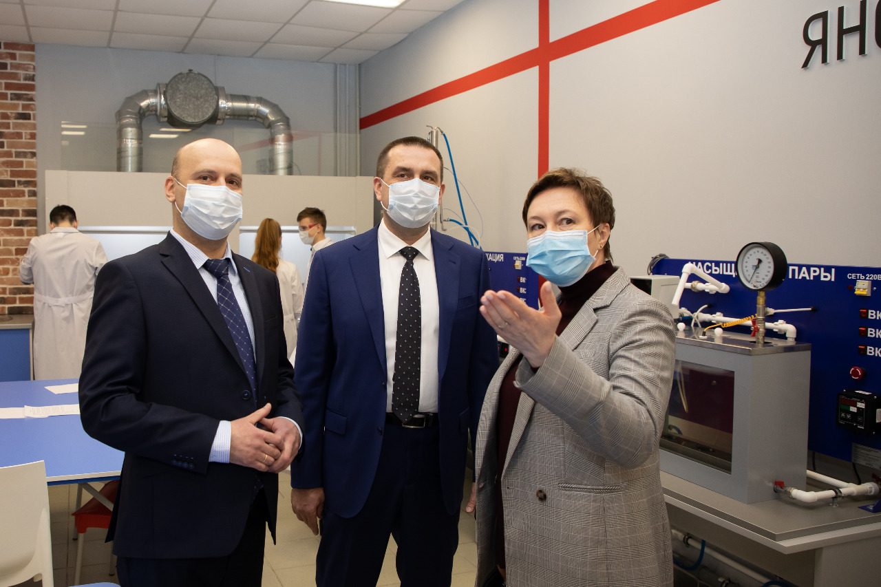 В Ярославле начал работу Центр профессиональных квалификаций в сфере химической и нефтехимической промышленности