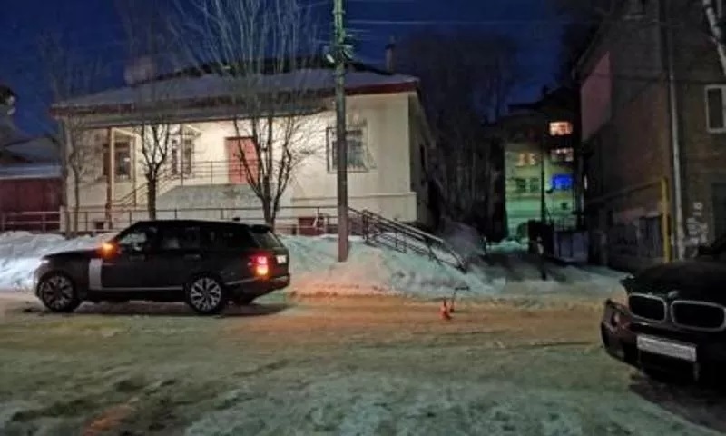 В центре Ярославля автоледи сбила ребенка рядом с пешеходным переходом