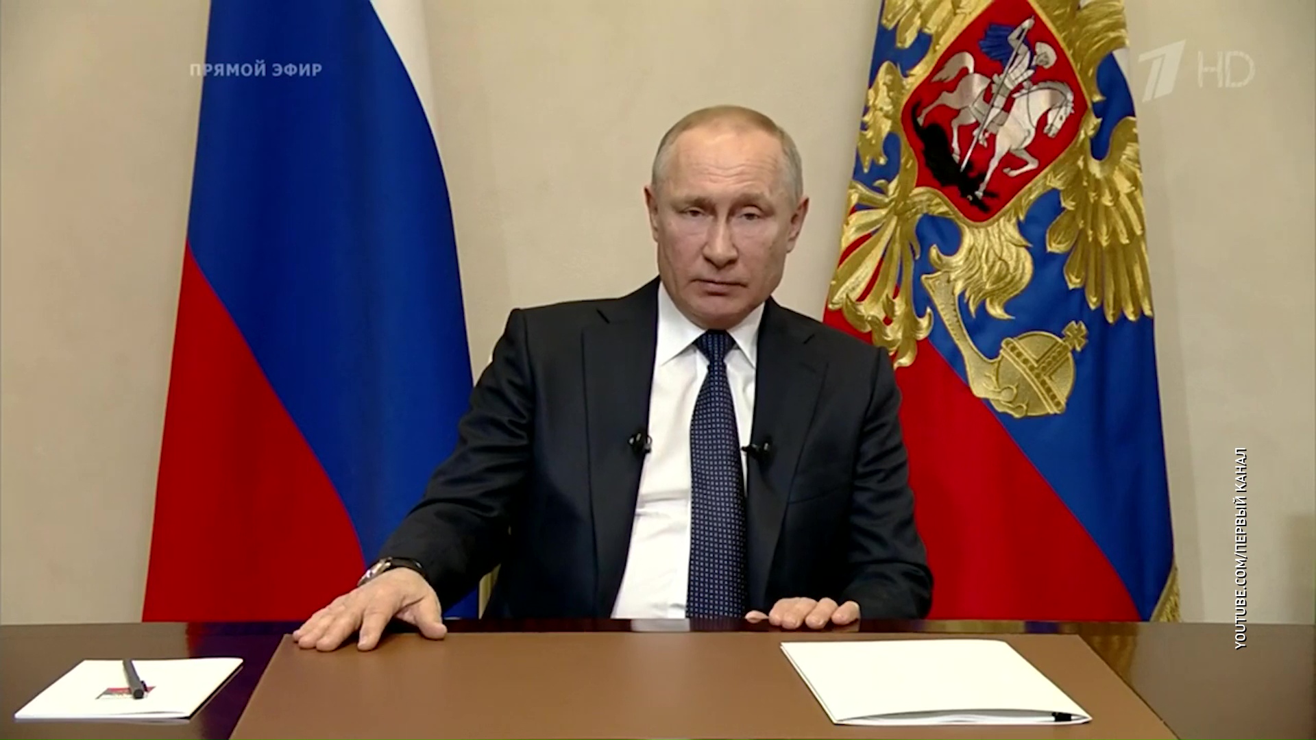 Недельный отпуск и перенос голосования: Владимир Путин обратился к россиянам в связи с пандемией
