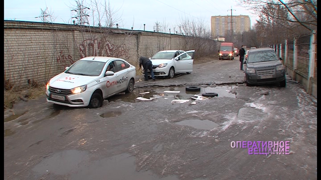 У Соловьевской больницы образовалась ледяная ловушка для водителей