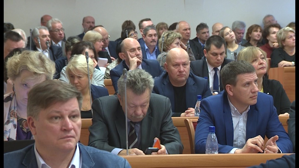 Депутаты облдумы разработали механизм, упрощающий получение денежной надбавки медработникам