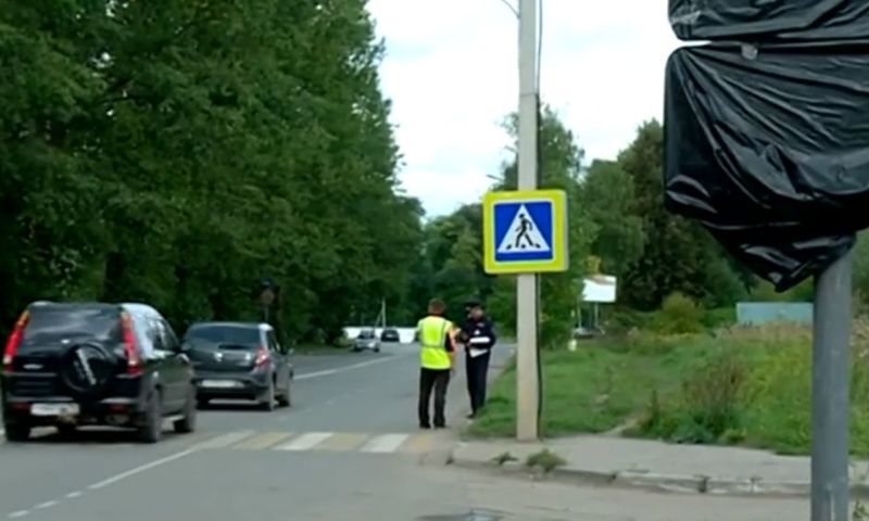 Жители Брагина встали в огромную пробку из-за перекрытого Тутаевского шоссе