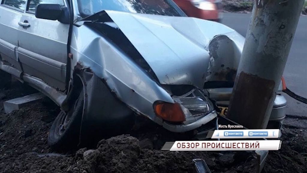 В Заволжском районе водитель уснул за рулем и влетел в столб
