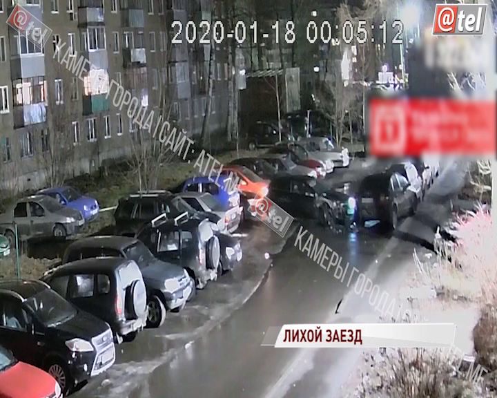 ВИДЕО: В Рыбинске лихач протаранил несколько машин на парковке