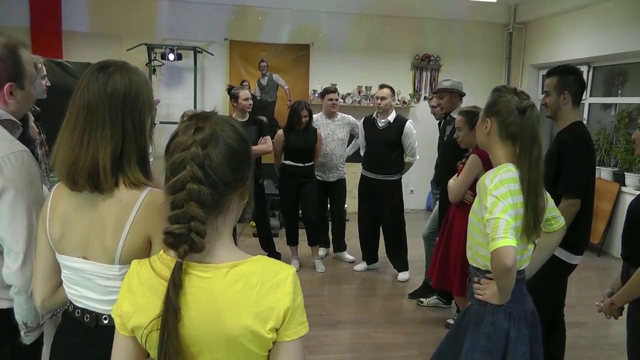 Танцоры из молодежного движения «Буги-Вуги Ярославль» устроили благотворительную вечеринку
