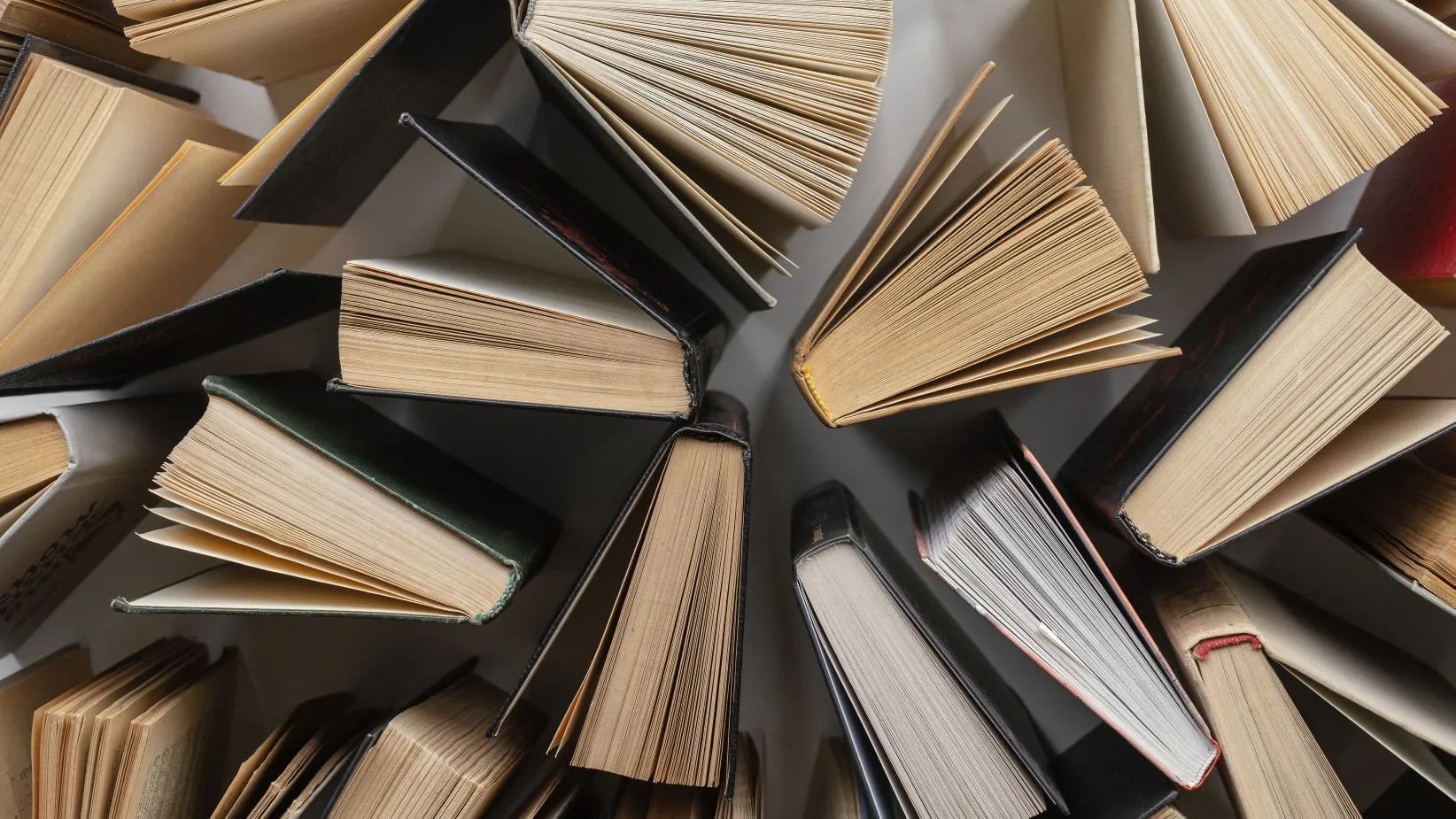 Следственный комитет России проверит книги писателя Григория Остера