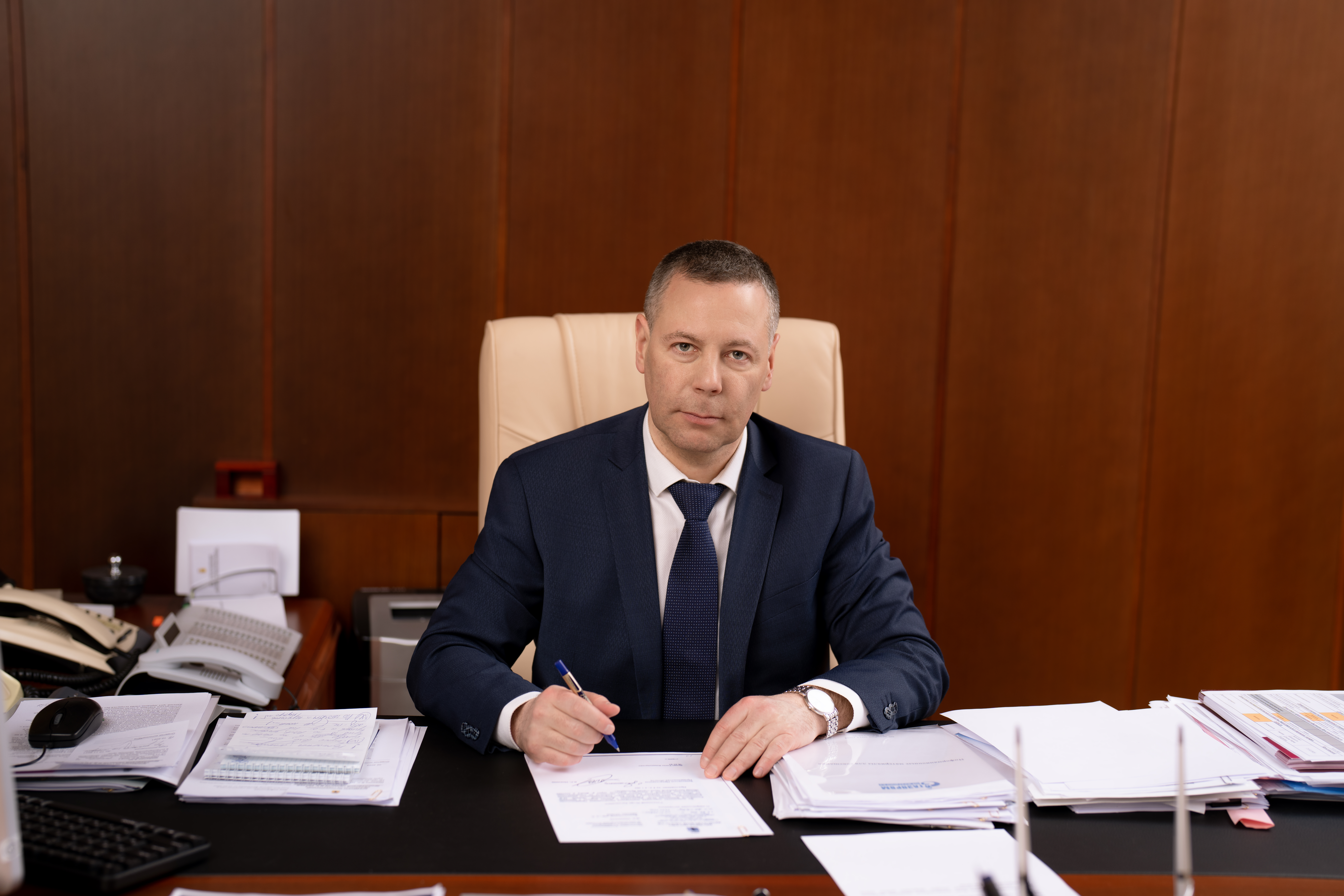 Михаил Евраев поздравил работников торговли с профессиональным праздником