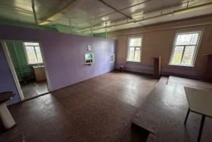 Здание бывшей школы в селе Глебово Рыбинского округа продали частному инвестору: известна цена