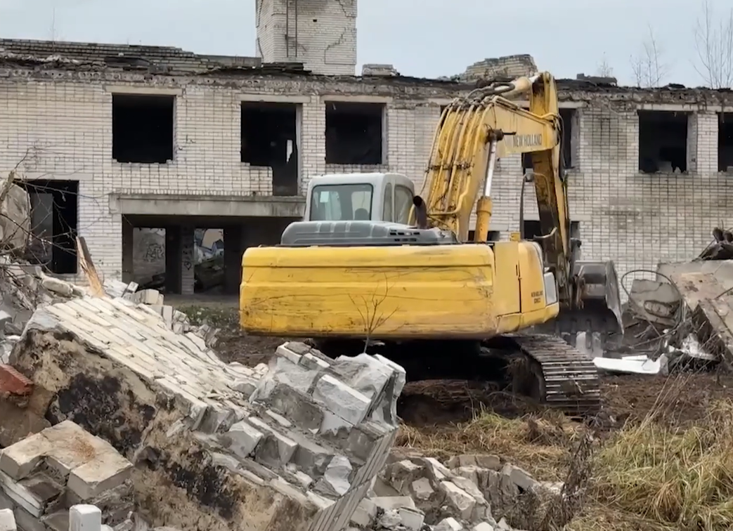 Снесли 3800 заброшенных объектов: в Ярославской области продолжается работа по наведению порядка