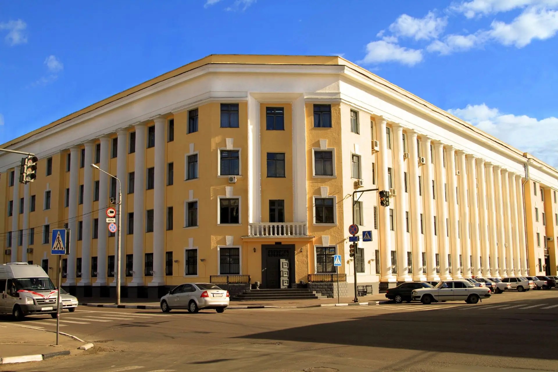 Троих жителей Ярославля будут судить за организацию занятия проституцией