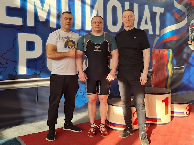 Спортсмен из Переславля-Залесского завоевал медаль на чемпионате России по пауэрлифтингу