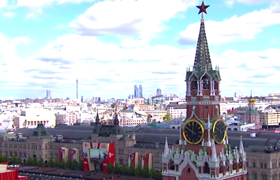 Солдаты из КНДР и бойцы СВО: как прошел Парад Победы в Москве