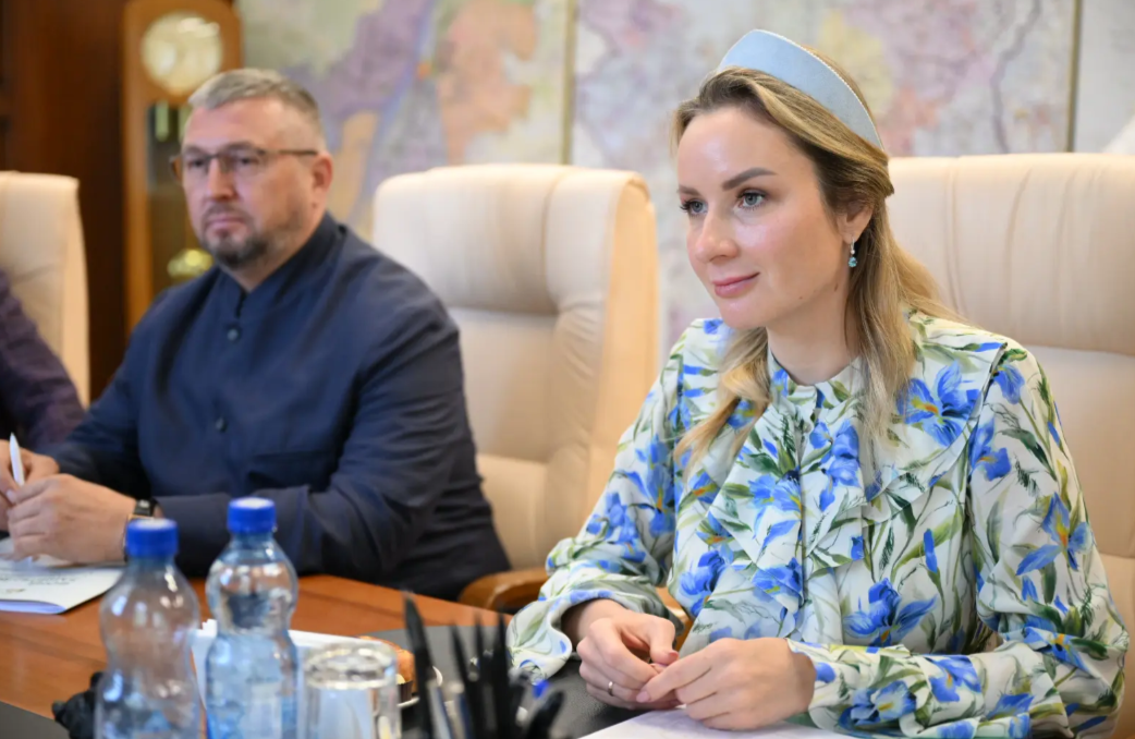 Встреча с губернатором и новые проекты: в Ярославль приехала детский омбудсмен Мария Львова-Белова