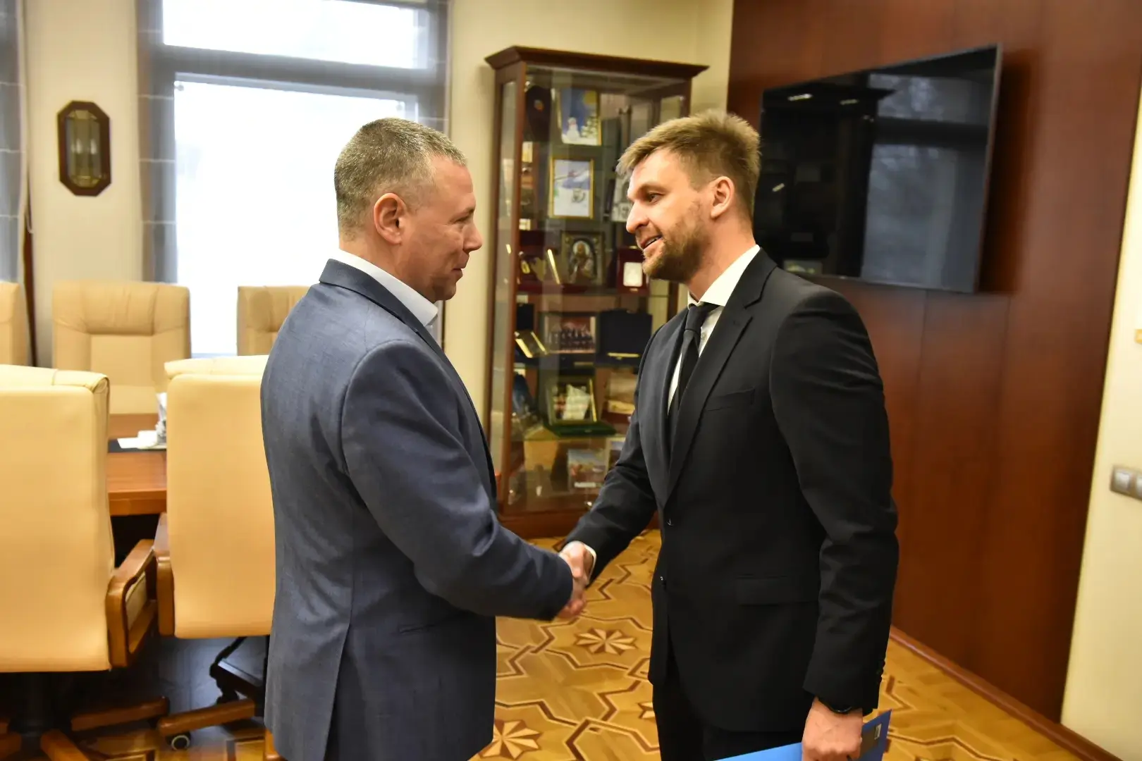 Михаил Евраев провел рабочую встречу с гендиректором крупного холдинга Дмитрием Горбачёвым