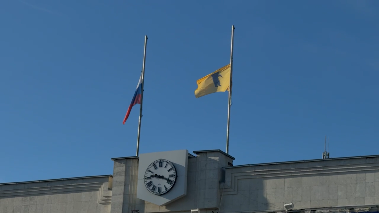 В Ярославской области в память о погибших в Кубринске проходит день траура