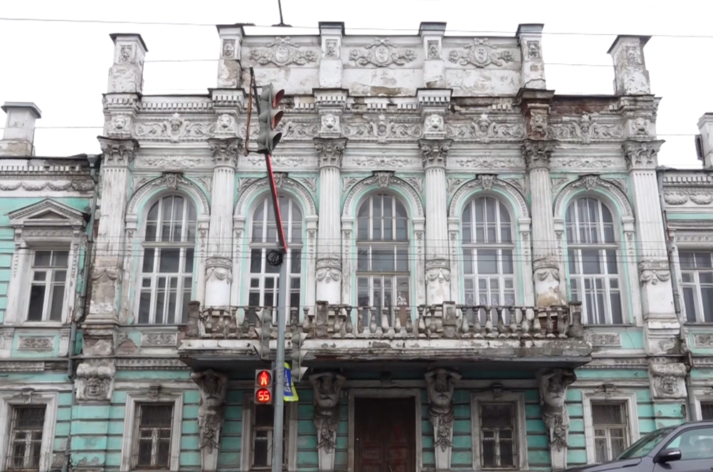 Дом с атлантами на проспекте Октября в Ярославле изъяли у собственника