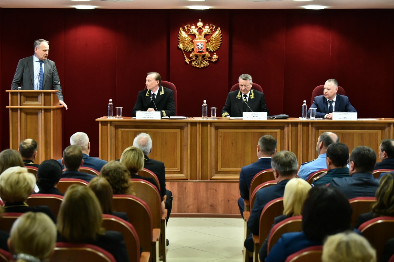 Представлен новый председатель Ярославского областного суда Борис Романов
